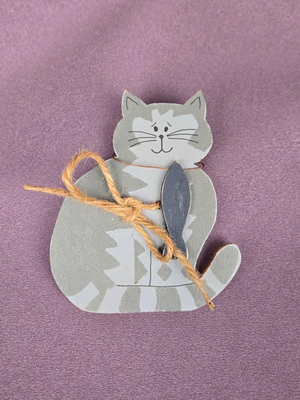 Handpainted Wooden Basket Tie-on Cat Kitty